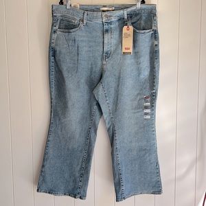🆕Levi’s High Waisted Crop Flare Denim Blue Jeans 18W Light Wash